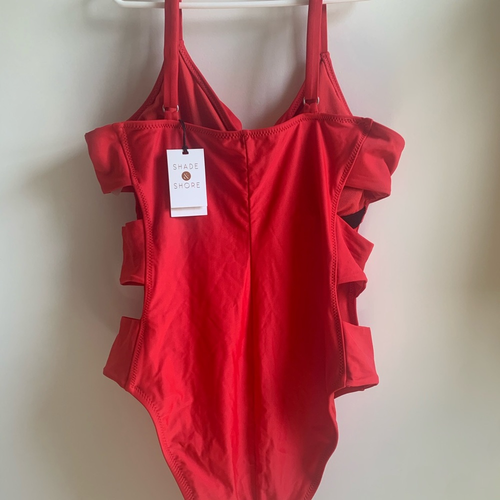 NWT One Piece Swimsuit M
